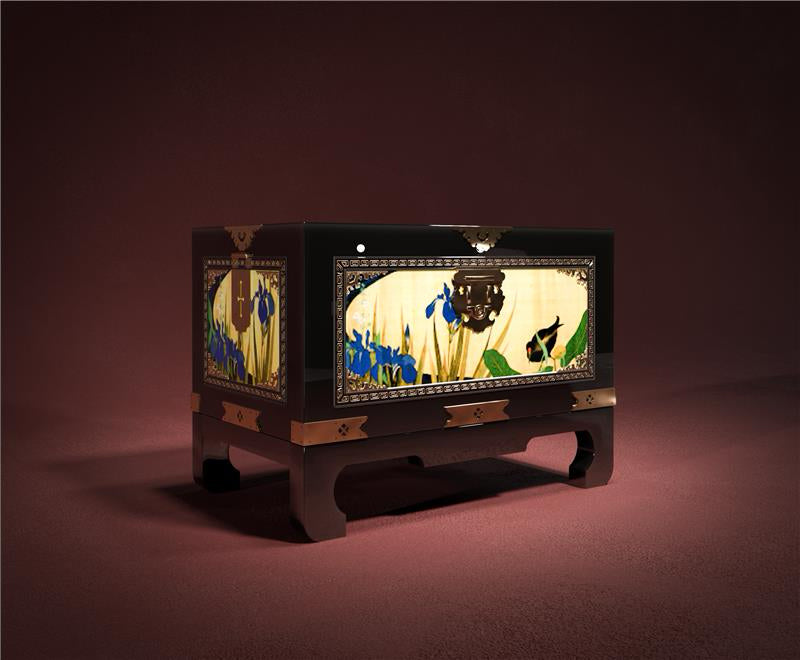 Kuro Iris Trunk | Japanese Lacquer Furniture – urushiome